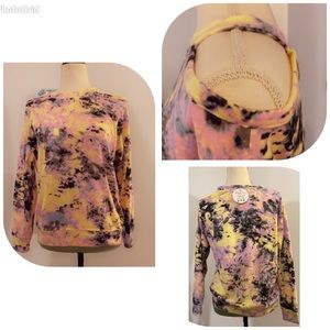 NWT Long Sleeve Sweat shirt Camo-Pink